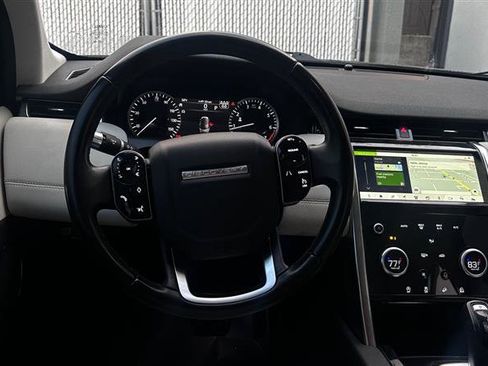 Used 2020 Land Rover Discovery Sport S image 10
