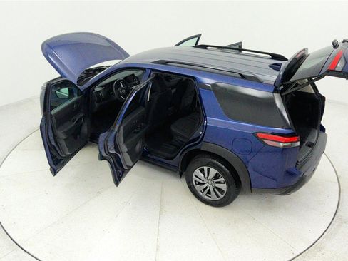Used 2025 Nissan Pathfinder SV FWD image 22
