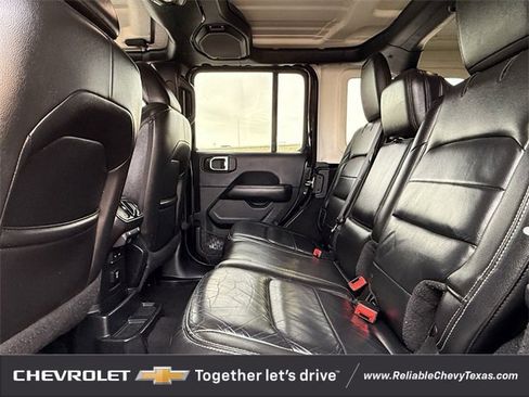 Used 2018 Jeep Wrangler Unlimited Sahara image 28