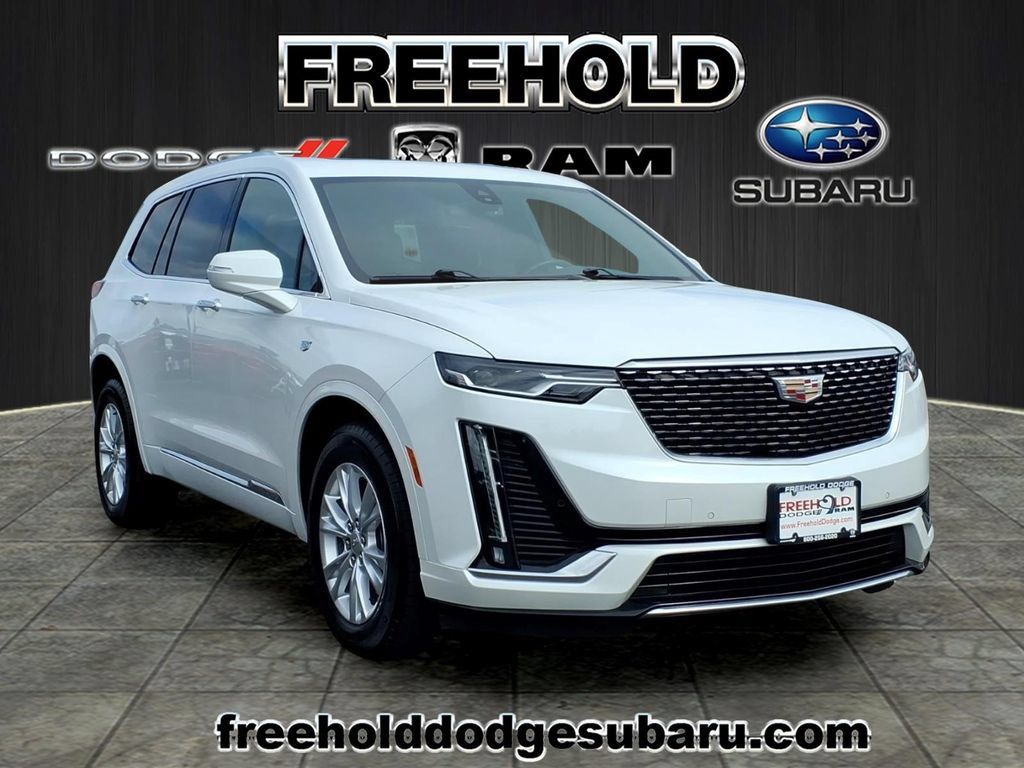Used 2024 Cadillac XT6 Luxury AWD/4WD image 1