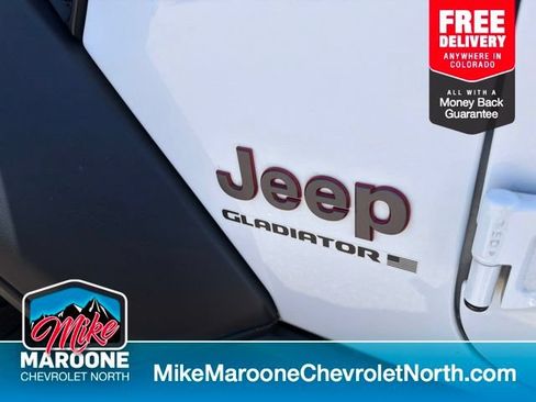 Used 2024 Jeep Gladiator Rubicon w/ Convenience Group AWD/4WD image 9