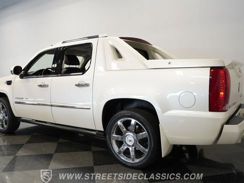 Used 2009 Cadillac Escalade EXT image 10