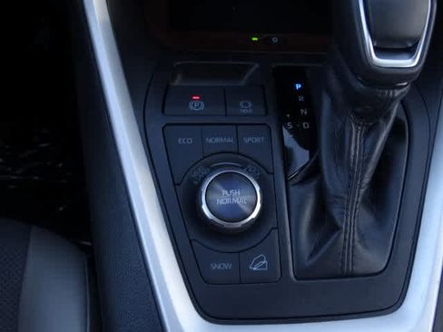 Used 2025 Toyota RAV4 Limited w/ Advanced Technology Package image 33