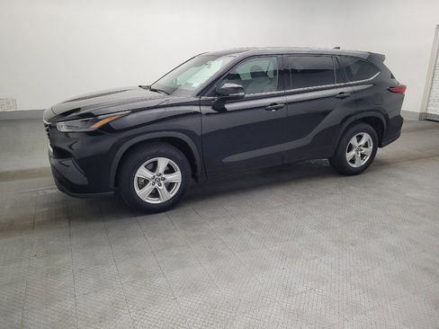 Used 2022 Toyota Highlander L image 2