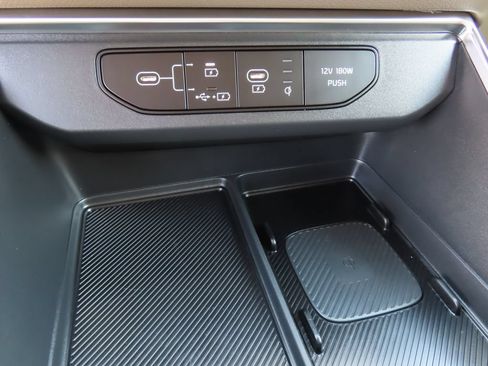Certified 2026 Kia Carnival EX FWD image 11