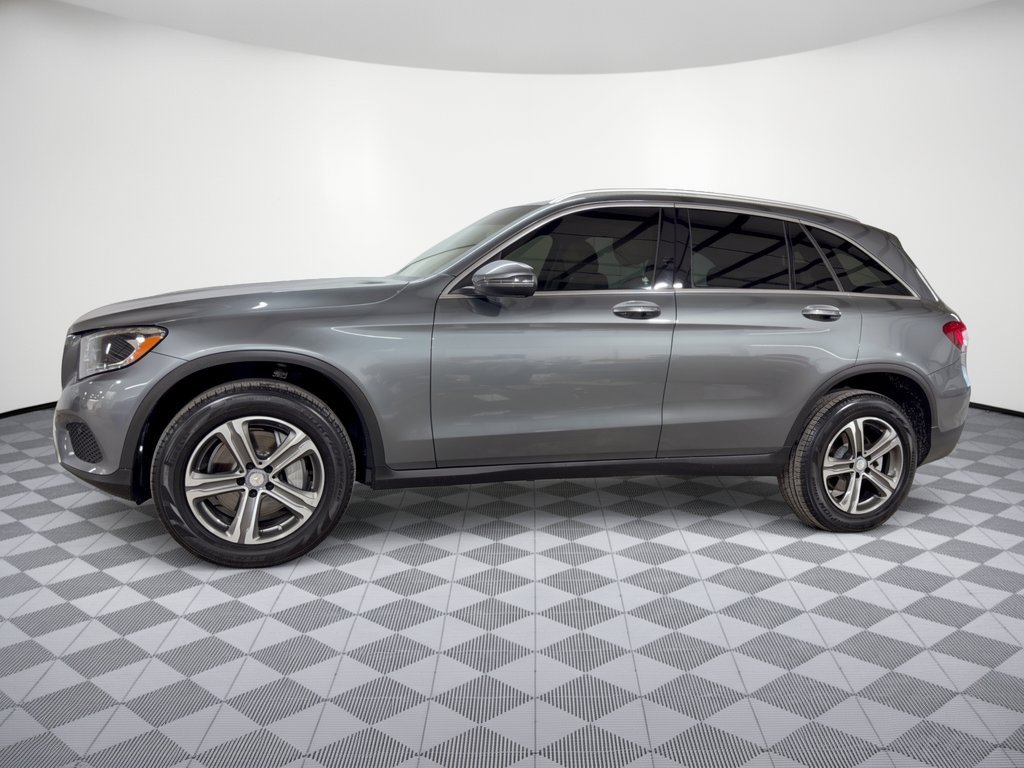 Used 2017 Mercedes-Benz GLC 300 image 2