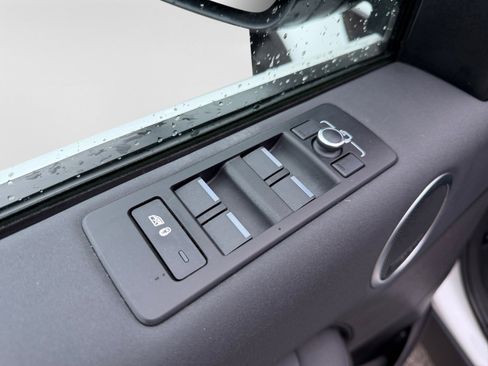 Used 2019 Land Rover Discovery HSE AWD/4WD image 13