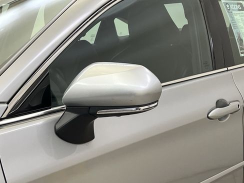 Used 2022 Toyota Avalon Limited image 28