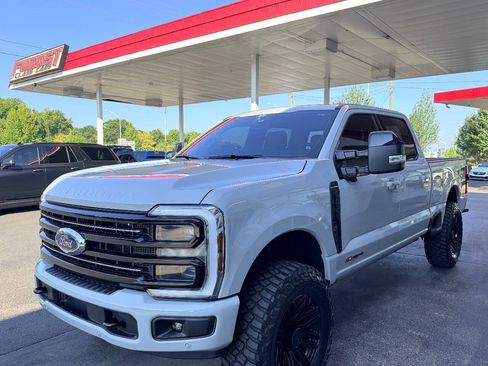 Used 2025 Ford F250 Platinum AWD/4WD image 17