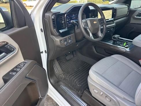 Used 2025 Chevrolet Silverado 1500 LT w/ Z71 Off-Road Package image 13