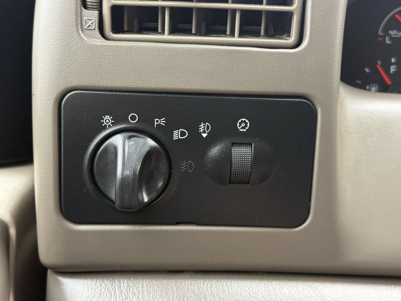 Used 2003 Ford F250 Lariat AWD/4WD image 17