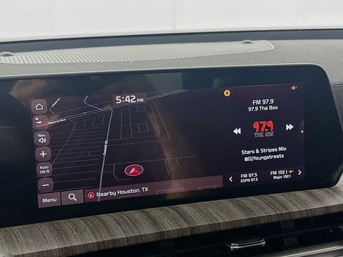 Used 2023 Kia Telluride EX w/ EX Captain's Chair Package FWD image 22