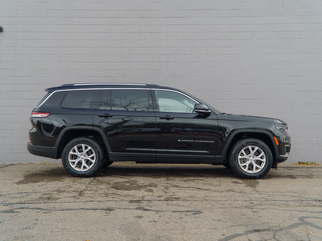 Used 2022 Jeep Grand Cherokee L Limited AWD/4WD image 8