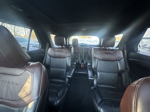Used 2022 Ford Explorer Platinum w/ Equipment Group 601A AWD/4WD image 23