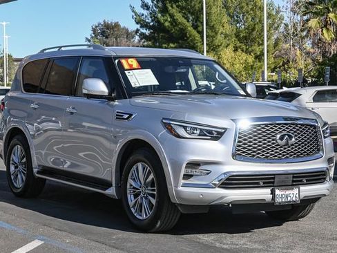 Used 2019 INFINITI QX80 Luxe image 2