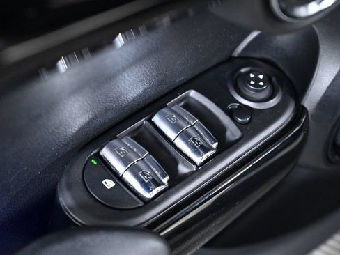 Used 2019 MINI Cooper 4-Door Hardtop FWD image 21