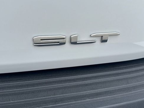 Used 2024 GMC Yukon SLT image 6