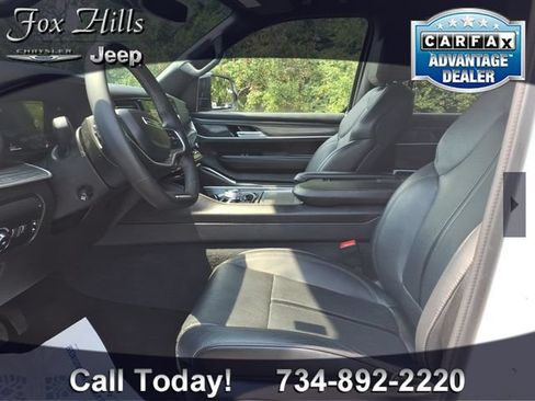 Certified 2024 Jeep Wagoneer Series II w/ Flexible Seating Group AWD/4WD image 16