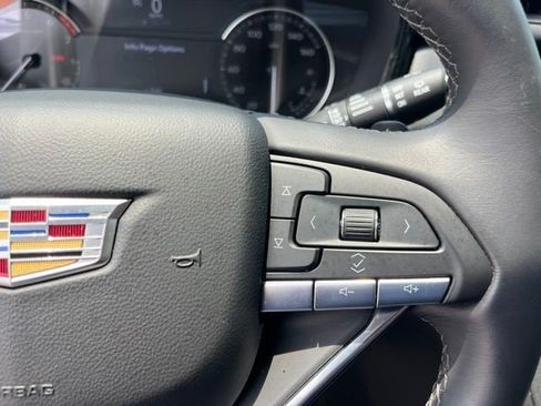 Certified 2025 Cadillac XT6 Luxury FWD image 18
