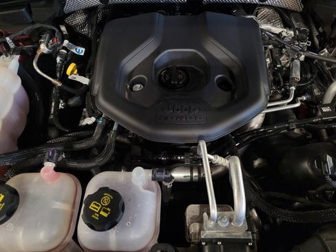 Used 2022 Jeep Grand Cherokee Limited 4xe image 30