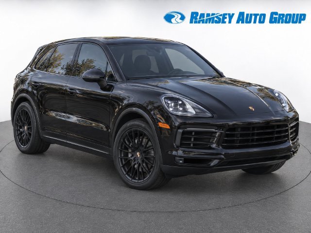 Used 2023 Porsche Cayenne AWD/4WD image 2