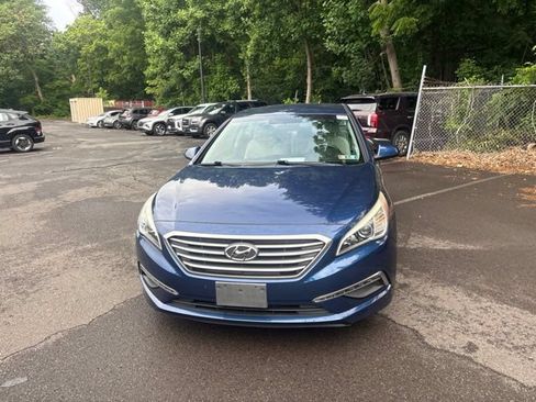 Used 2015 Hyundai Sonata SE FWD image 2