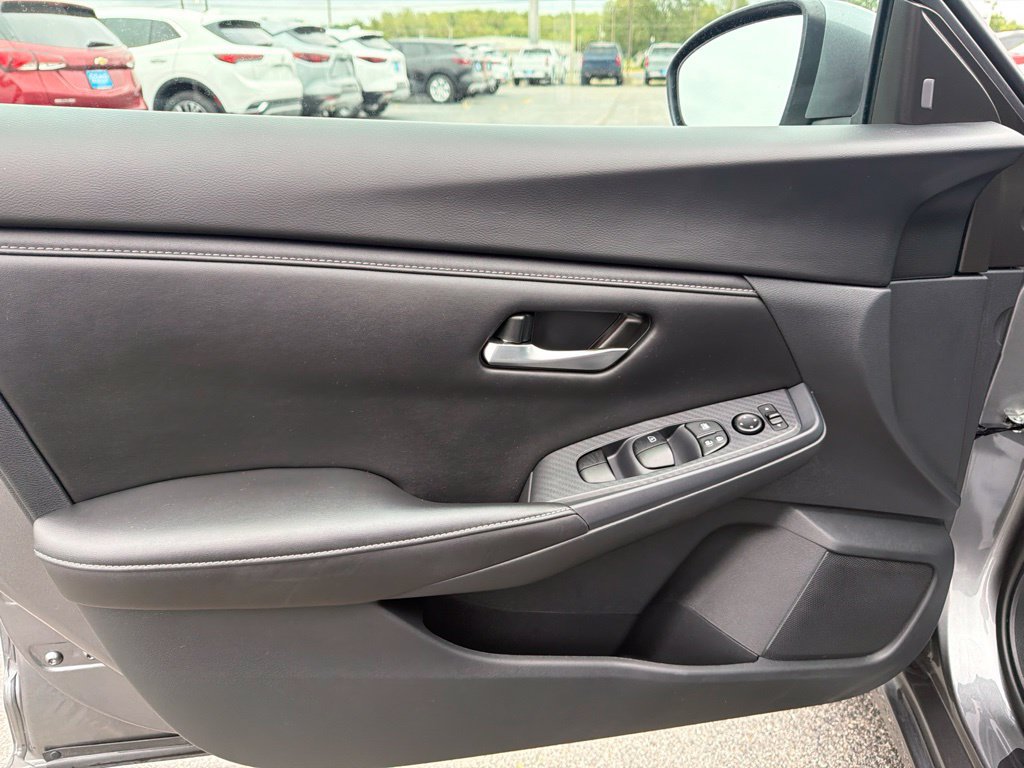 Used 2024 Nissan Sentra SV FWD image 16