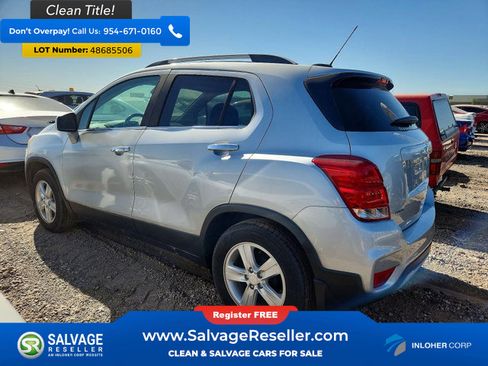 Used 2018 Chevrolet Trax LT w/ Driver Confidence Package image 3