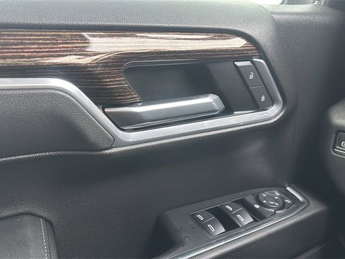 Used 2025 GMC Sierra 1500 Elevation image 15