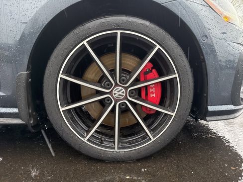 Used 2021 Volkswagen GTI Autobahn image 9