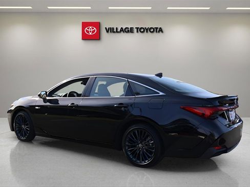 Used 2019 Toyota Avalon XSE image 5