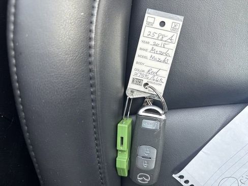 Used 2018 MAZDA MAZDA3 Touring image 39