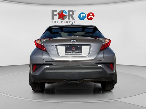 Used 2018 Toyota C-HR XLE FWD image 4