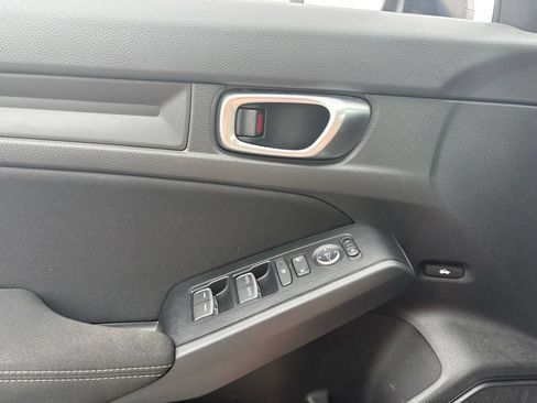 Used 2023 Honda Civic Sport image 6