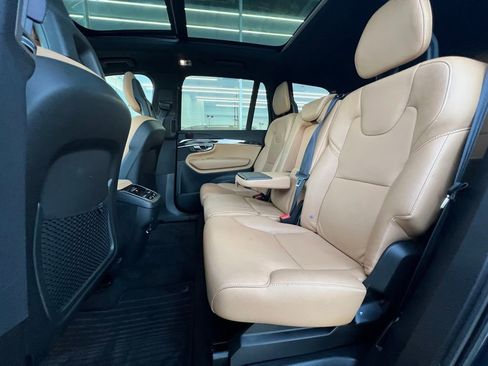 Used 2018 Volvo XC90 T5 Momentum w/ Convenience Package image 24