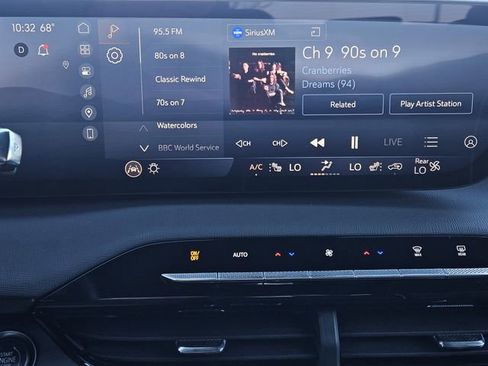 Used 2025 Buick Enclave Sport Touring image 16