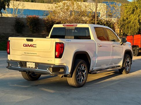 Used 2026 GMC Sierra 1500 SLT w/ SLT Premium Plus Package AWD/4WD image 14