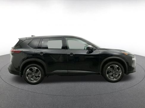Used 2025 Nissan Rogue SV AWD/4WD image 14