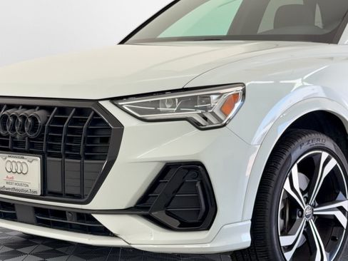 Used 2023 Audi Q3 2.0T Premium Plus w/ Premium Plus Package AWD/4WD image 12