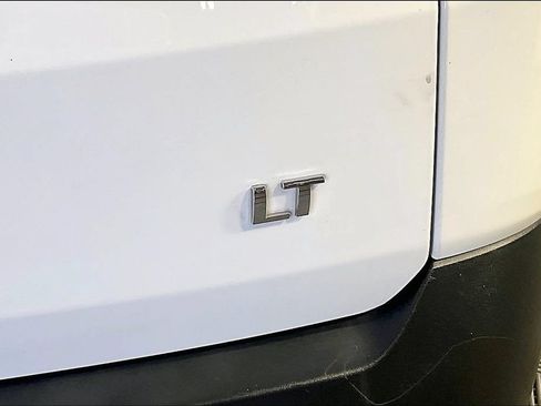 Used 2023 Chevrolet Traverse LT FWD image 43