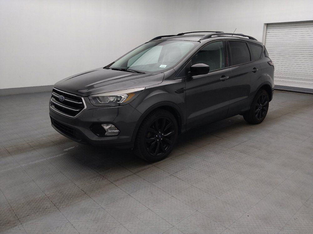 Used 2017 Ford Escape SE w/ SE Sport Appearance Package FWD image 2