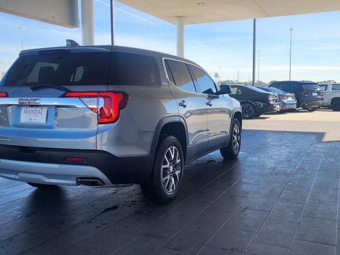 Used 2023 GMC Acadia SLE image 6