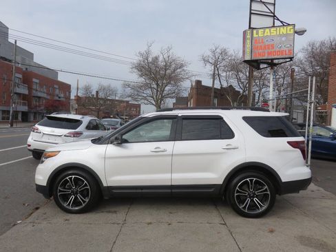 Used 2015 Ford Explorer Sport w/ Equipment Group 401A image 7
