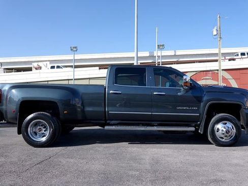 Used 2017 GMC Sierra 3500 Denali w/ Duramax Plus Package image 14