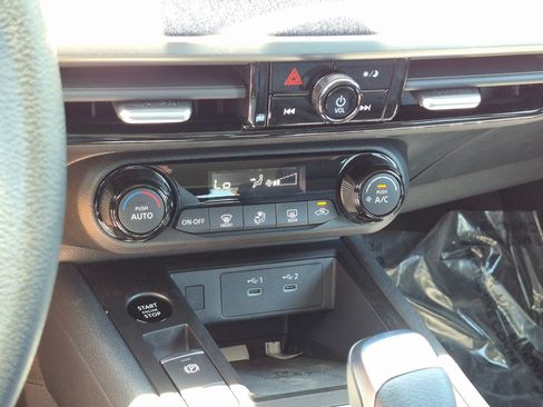 New 2026 Nissan Kicks SV FWD image 18