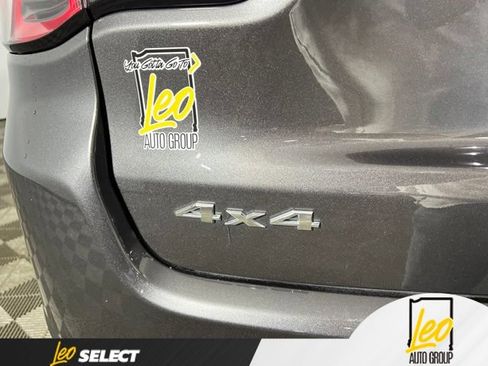 Used 2023 Jeep Compass Latitude w/ Sun and Sound Group AWD/4WD image 10