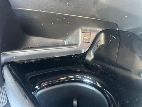 Used 2022 Toyota C-HR XLE FWD image 24