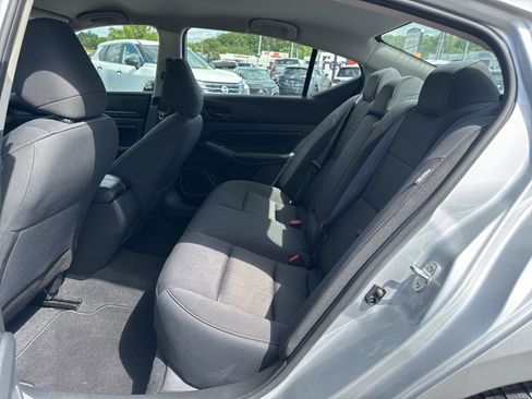 Used 2024 Nissan Altima 2.5 SV FWD image 21