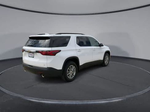 Used 2023 Chevrolet Traverse LT image 8