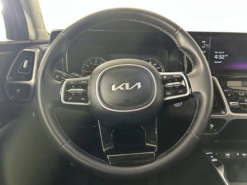Used 2023 Kia Sorento S w/ Panoramic Sunroof Package AWD/4WD image 5